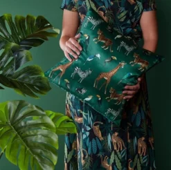 Zierkissen KAAT Amsterdam Wildlife Dunkelgrün (40 X 40 Cm) -BEDSUPPLY VerkäufeBEDSUPPLY Verkäufe 3 Wildlife Dark20Green 02 Mood