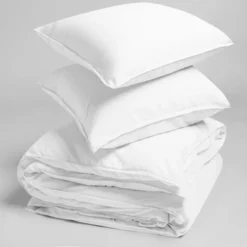 Bettwäsche Yumeko White Mako-Satin -BEDSUPPLY VerkäufeBEDSUPPLY Verkäufe 66ocotton sateen cornflower 1 pkg v3