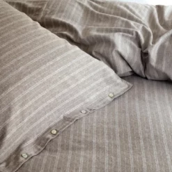 Bettwäsche Yumeko Stone Brown White Stripe Flanell -BEDSUPPLY VerkäufeBEDSUPPLY Verkäufe 6mood velvet flannel stone brown stripe 3