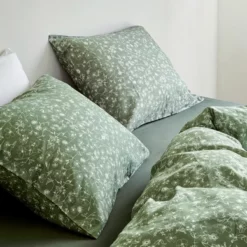 Bettwäsche Yumeko Fields Of Olive Mako-Satin -BEDSUPPLY VerkäufeBEDSUPPLY Verkäufe mood cotton sateen fields of olive 2