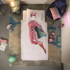 Bettwäsche SNURK Superhero Pink Perkal 9 Bettwäsche SNURK Superhero Pink Perkal -BEDSUPPLY VerkäufeBEDSUPPLY Verkäufe supergirl 177 CMYK 1